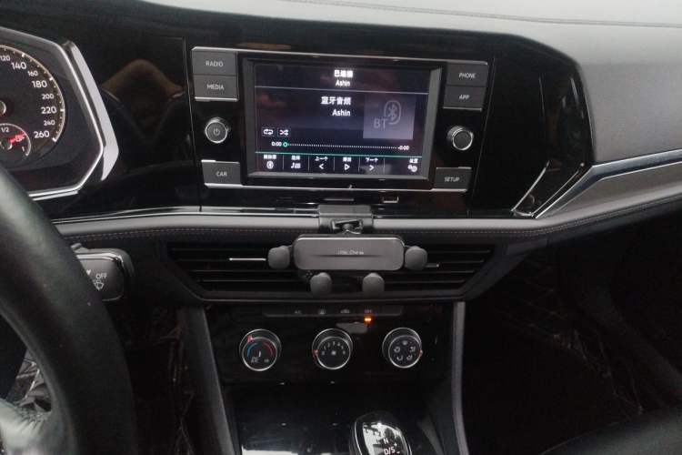 Used Volkswagen Sagitar 2020 200TSI DSG Comfort Version China VI Standard Audio And AC Panel