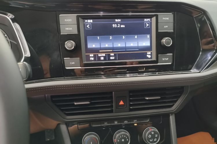 Used Volkswagen Sagitar 2020 200TSI DSG Comfort Version China VI Standard Audio And AC Panel