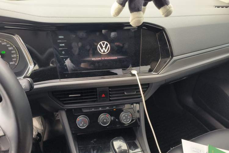 Used Volkswagen Sagitar 2020 280TSI DSG Comfort Version China VI Standard Audio And AC Panel
