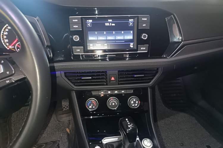 Used Volkswagen Sagitar 2020 280TSI DSG Comfort Version China VI Standard Audio And AC Panel