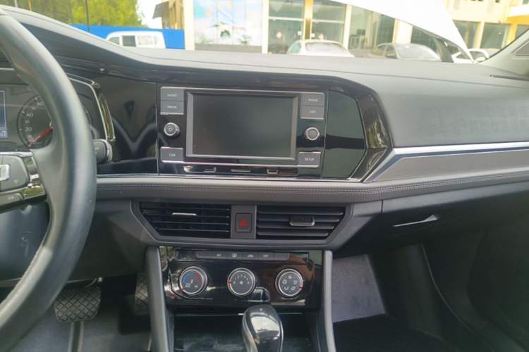 Used Volkswagen Sagitar 2020 280TSI DSG Comfort Version China VI Standard Audio And AC Panel