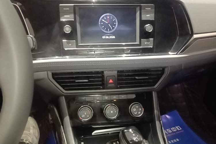 Used Volkswagen Sagitar 2020 280TSI DSG Comfort Version China VI Standard Audio And AC Panel