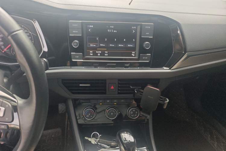Used Volkswagen Sagitar 2020 280TSI DSG Comfort Version China VI Standard Audio And AC Panel