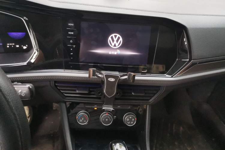 Used Volkswagen Sagitar 2020 280TSI DSG Comfort Version China V Standard Audio And AC Panel