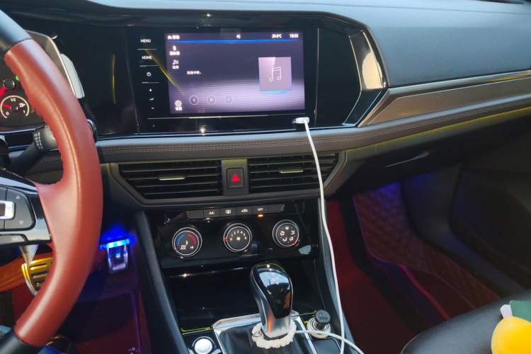 Used Volkswagen Sagitar 2020 280TSI DSG Comfort Version China V Standard Audio And AC Panel