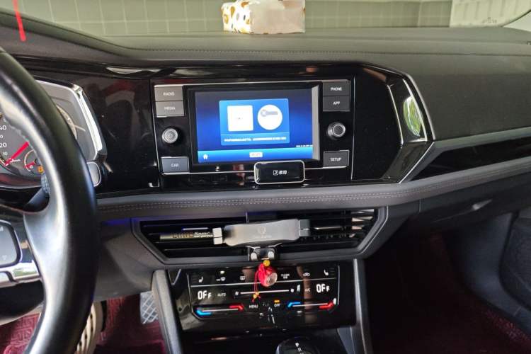 Used Volkswagen Sagitar 2020 280TSI DSG Luxury Version China VI Standard Audio And AC Panel