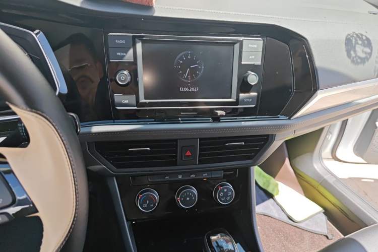 Used Volkswagen Sagitar 2020 200TSI DSG Comfort Version China VI Standard Audio And AC Panel