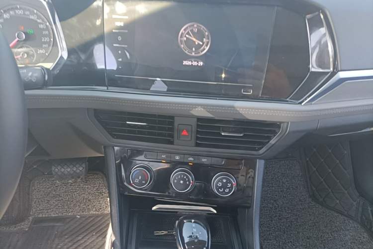 Used Volkswagen Sagitar 2020 200TSI DSG Comfort Version China VI Standard Audio And AC Panel