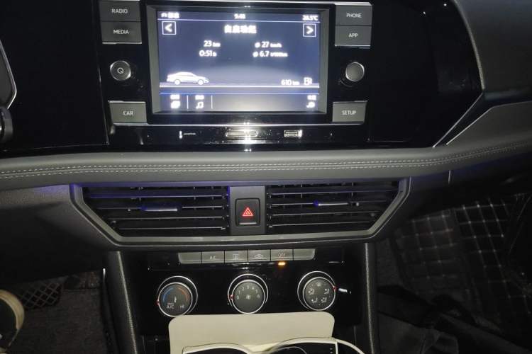 Used Volkswagen Sagitar 2020 280TSI DSG Comfort Version China VI Standard Audio And AC Panel