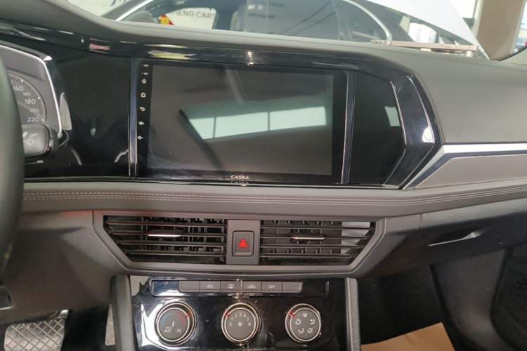 Used Volkswagen Sagitar 2020 280TSI DSG Comfort Version China VI Standard Audio And AC Panel