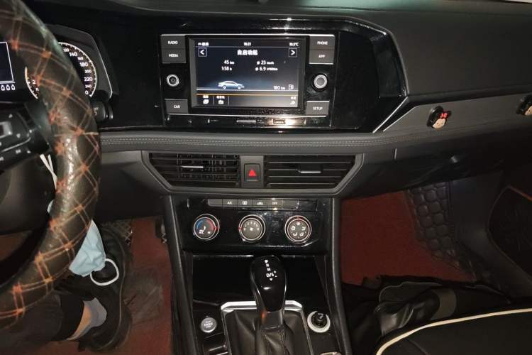 Used Volkswagen Sagitar 2020 280TSI DSG Comfort Version China VI Standard Audio And AC Panel