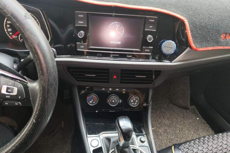 Used Volkswagen Sagitar 2020 280TSI DSG Comfort Version China VI Standard Audio And AC Panel