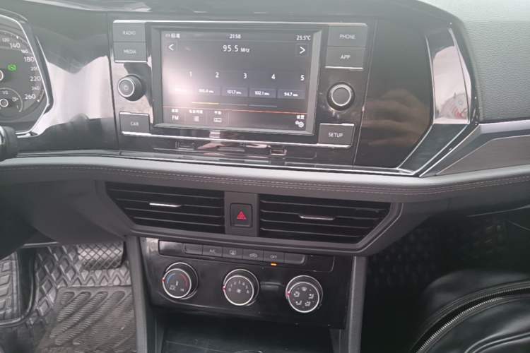 Used Volkswagen Sagitar 2020 280TSI DSG Comfort Version China VI Standard Audio And AC Panel