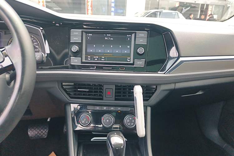 Used Volkswagen Sagitar 2020 280TSI DSG Comfort Version China VI Standard Audio And AC Panel