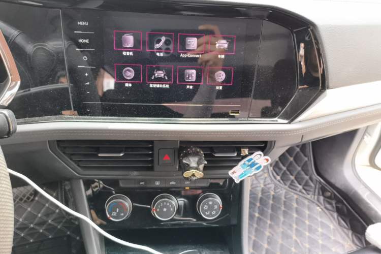 Used Volkswagen Sagitar 2020 280TSI DSG Comfort Version China VI Standard Audio And AC Panel