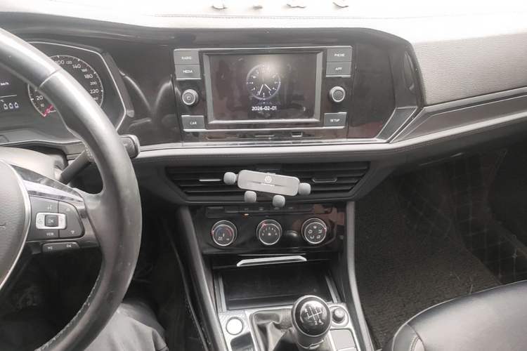 Used Volkswagen Sagitar 2020 200TSI Manual Comfort Version China VI Standard Audio And AC Panel