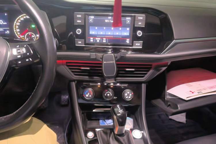 Used Volkswagen Sagitar 2020 280TSI DSG Comfort Version China VI Standard Audio And AC Panel