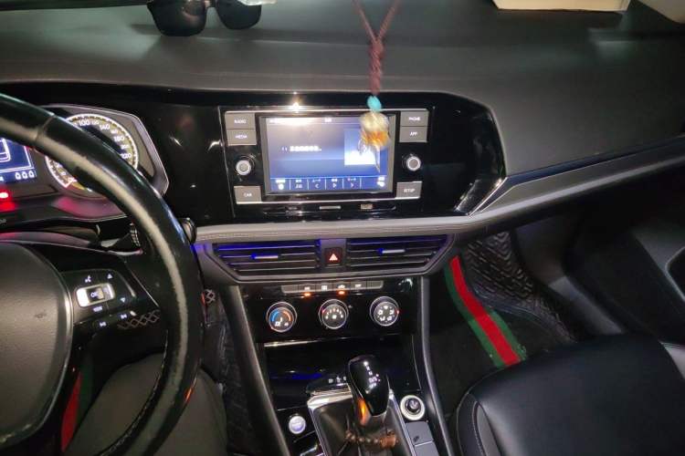 Used Volkswagen Sagitar 2020 280TSI DSG Comfort Version China VI Standard Audio And AC Panel