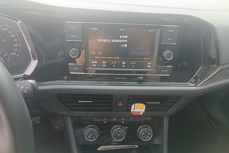 Used Volkswagen Sagitar 2020 280TSI DSG Comfort Version China VI Standard Audio And AC Panel