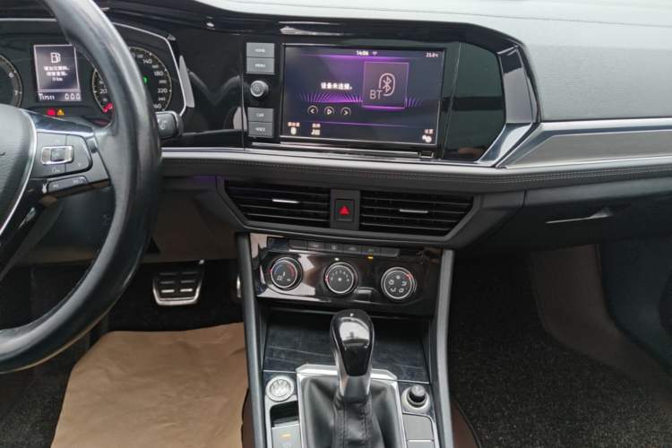 Used Volkswagen Sagitar 2020 280TSI DSG Comfort Version China VI Standard Audio And AC Panel
