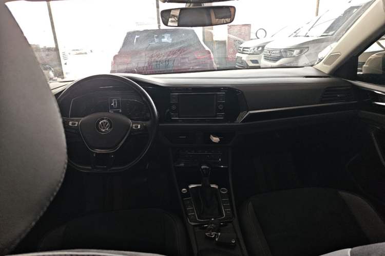 Used Volkswagen Sagitar 2020 280TSI DSG Luxury Version China VI Standard Center Console