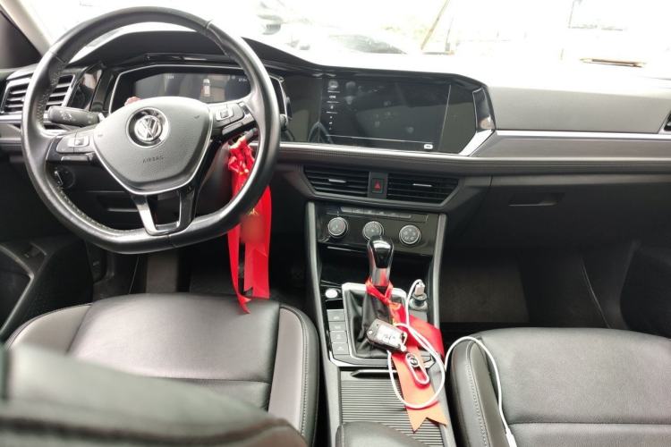 Used Volkswagen Sagitar 2020 280TSI DSG Comfort Version China VI Standard Center Console