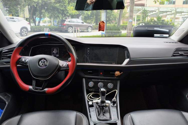 Used Volkswagen Sagitar 2020 280TSI DSG Comfort Version China VI Standard Center Console