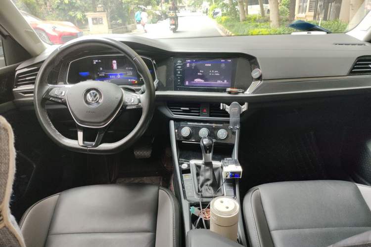 Used Volkswagen Sagitar 2020 280TSI DSG Comfort Version China VI Standard Center Console