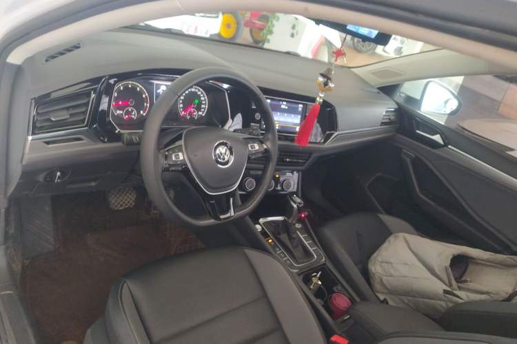 Used Volkswagen Sagitar 2020 280TSI DSG Comfort Version China VI Standard Center Console