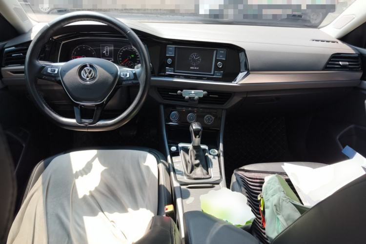 Used Volkswagen Sagitar 2020 200TSI DSG Comfort Version China VI Standard Center Console