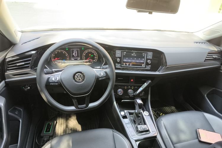 Used Volkswagen Sagitar 2020 280TSI DSG Comfort Version China VI Standard Center Console