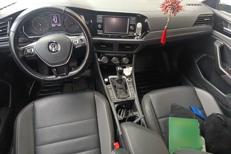 Used Volkswagen Sagitar 2020 200TSI DSG Comfort Version China VI Standard Center Console