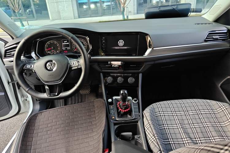 Used Volkswagen Sagitar 2020 280TSI DSG Comfort Version China VI Standard Center Console