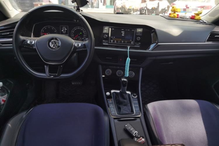 Used Volkswagen Sagitar 2020 200TSI DSG Comfort Version China VI Standard Center Console