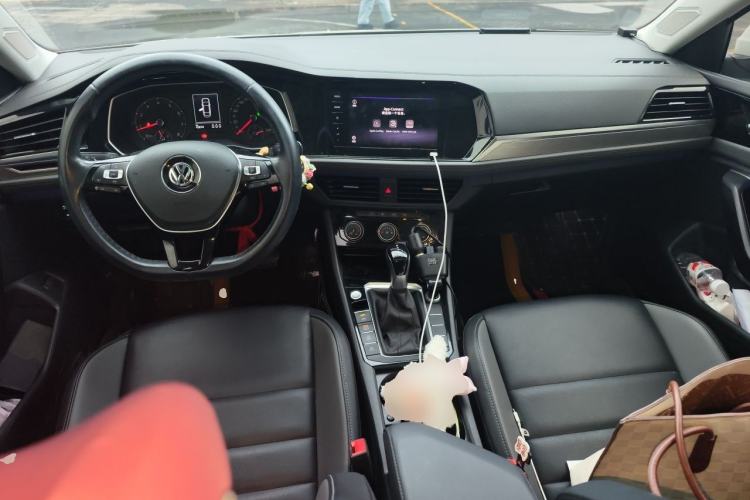 Used Volkswagen Sagitar 2020 200TSI DSG Comfort Version China VI Standard Center Console