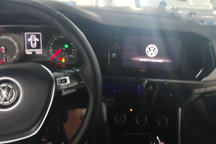 Used Volkswagen Sagitar 2020 200TSI DSG Comfort Version China VI Standard Center Console