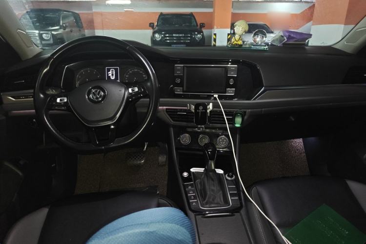 Used Volkswagen Sagitar 2020 280TSI DSG Comfort Version China VI Standard Center Console