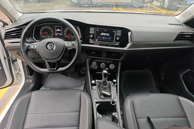 Used Volkswagen Sagitar 2020 280TSI DSG Comfort Version China VI Standard Center Console
