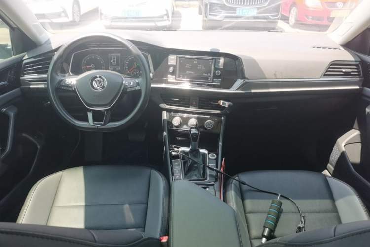 Used Volkswagen Sagitar 2020 280TSI DSG Comfort Version China VI Standard Center Console