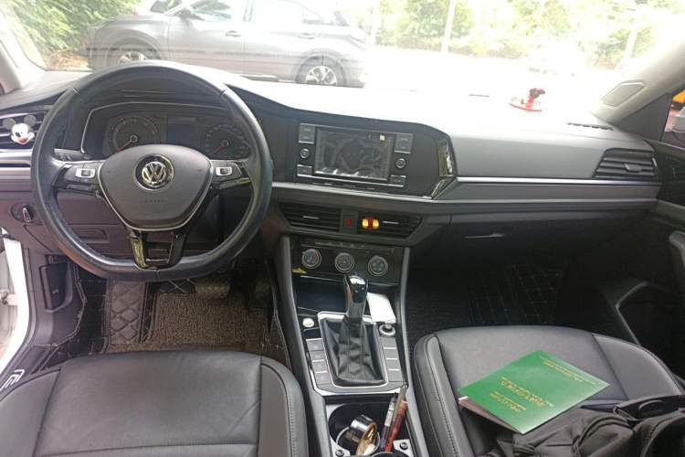 Used Volkswagen Sagitar 2020 280TSI DSG Comfort Version China VI Standard Center Console