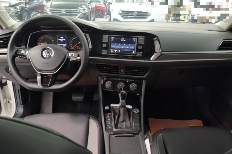 Used Volkswagen Sagitar 2020 200TSI DSG Comfort Version China VI Standard Center Console