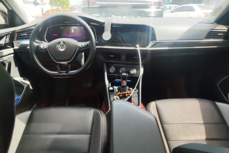 Used Volkswagen Sagitar 2020 280TSI DSG Comfort Version China VI Standard Center Console