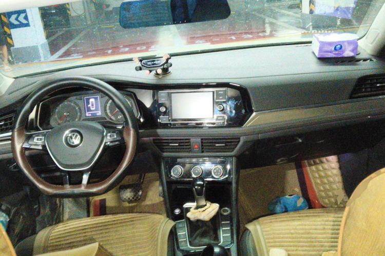 Used Volkswagen Sagitar 2020 280TSI DSG Comfort Version China VI Standard Center Console