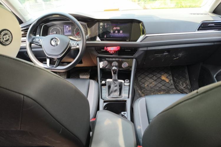 Used Volkswagen Sagitar 2020 280TSI DSG Comfort Version China VI Standard Center Console