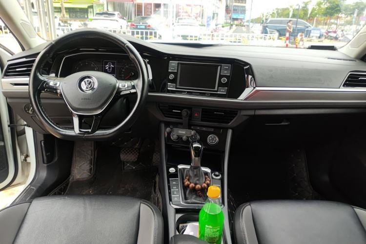 Used Volkswagen Sagitar 2020 280TSI DSG Comfort Version China VI Standard Center Console