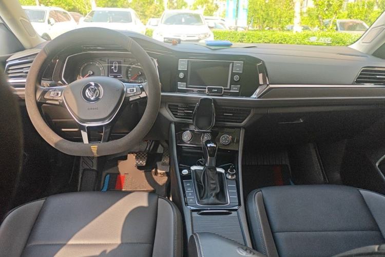 Used Volkswagen Sagitar 2020 280TSI DSG Comfort Version China VI Standard Center Console