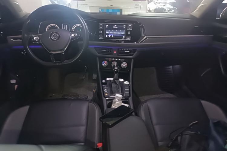 Used Volkswagen Sagitar 2020 280TSI DSG Comfort Version China VI Standard Center Console