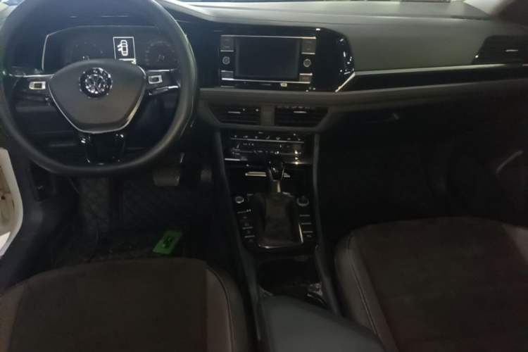 Used Volkswagen Sagitar 2020 280TSI DSG Luxury Version China VI Standard Center Console