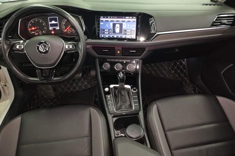 Used Volkswagen Sagitar 2020 280TSI DSG Comfort Version China VI Standard Center Console