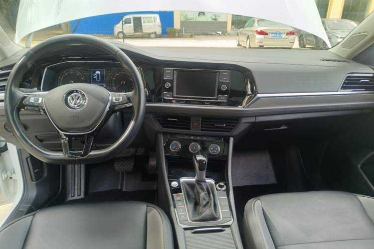 Used Volkswagen Sagitar 2020 280TSI DSG Comfort Version China VI Standard Center Console